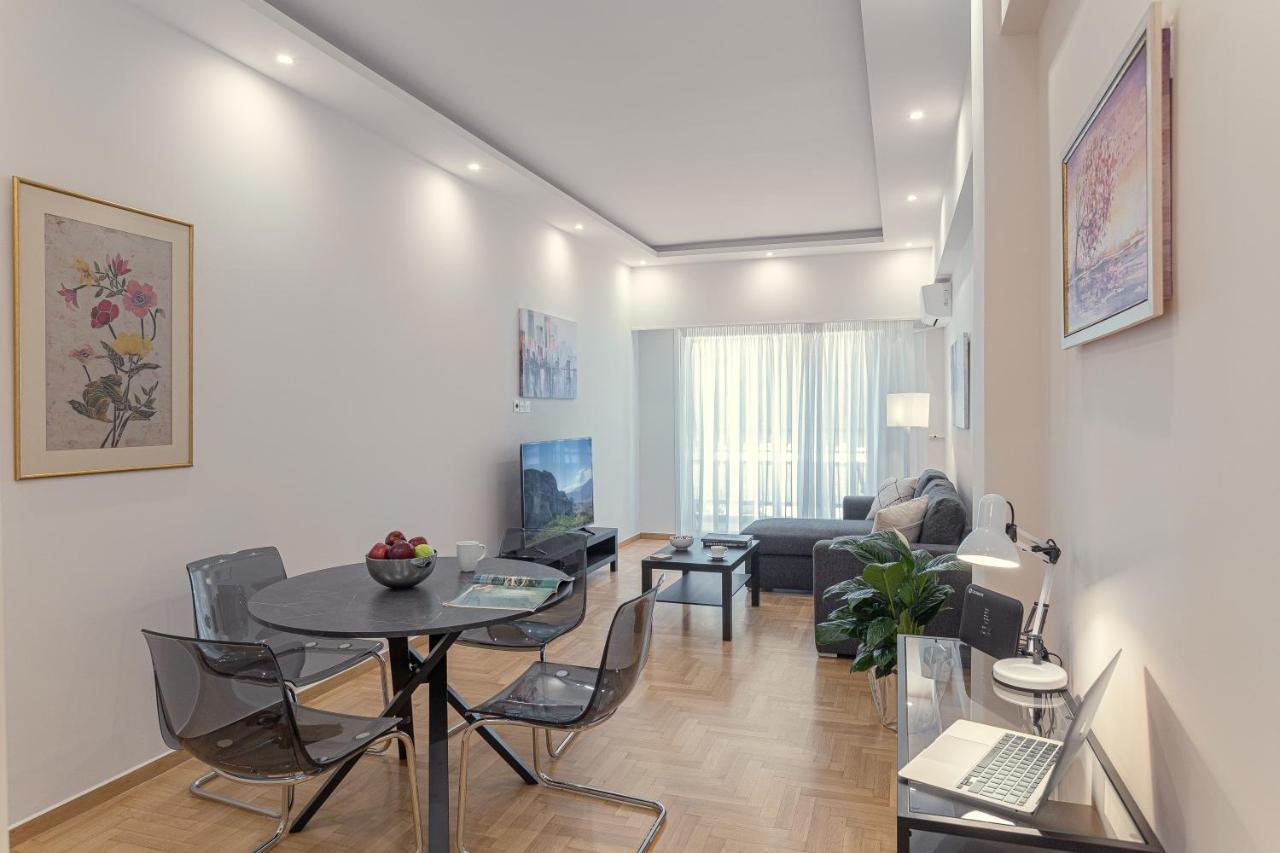 Amazing Apartment Near Metro Station! Atenas Exterior foto